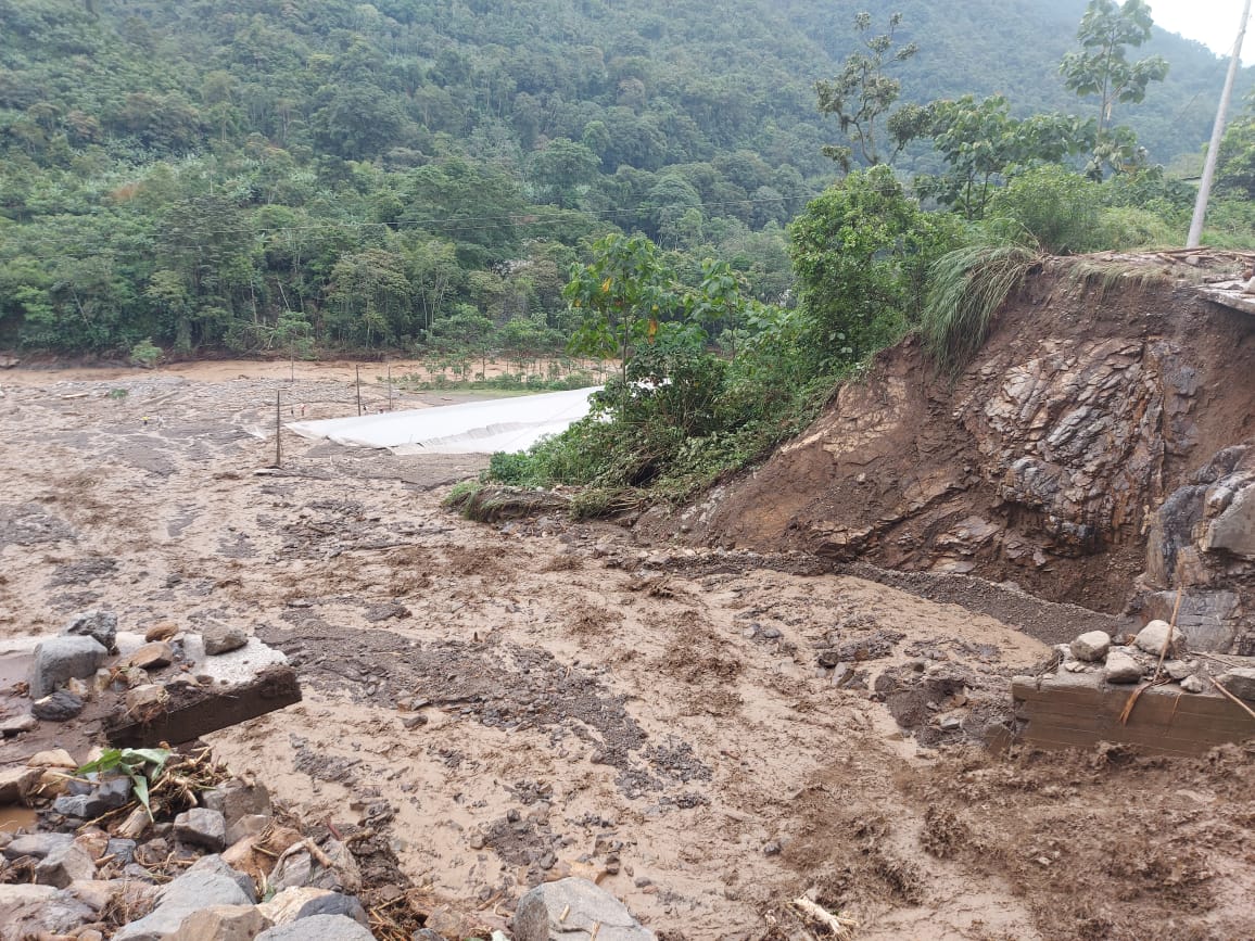 ECU 911 coordinates attention for landslides in Alausí and Pallatanga and river overflow in Cumandá