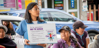 El mercado La Esperanza recibió una nueva jornada de charlas, con información para su bienestar laboral. Con la colaboración del Ministerio de Salud Pública (MSP), la Defensoría Pública, la organización CARE y el Municipio de Riobamba, estas capacitaciones están logrando resultados positivos en la comunidad.