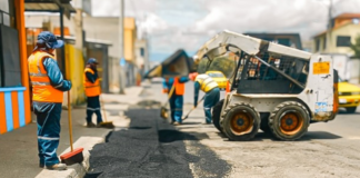 Sin embargo, las quejas de la ciudadanía persisten, ya que el estado de varias calles en otros sectores de la ciudad deja mucho que desear.