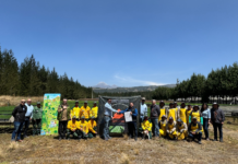 Este reconocimiento se otorga a empresas que implementan procesos responsables de manejo de recursos forestales, cumpliendo con estrictos estándares ambientales, sociales y económicos que promueven el desarrollo sostenible.
