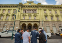 El Municipio de Riobamba, ha iniciado un nuevo proyecto destinado a rescatar el patrimonio de los riobambeños. Se trata de la recuperación del sistema de iluminación del emblemático colegio Pedro Vicente Maldonado, ubicado en el centro de la ciudad.