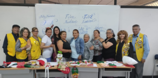 El Gobierno Autónomo Descentralizado del Municipio de Riobamba, a través de la Dirección de Planificación y el Club de Leones Riobamba Sultana de los Andes, se encuentran realizando el “Curso de Manualidades Navideñas” de lunes a viernes de 16H00 a 18H00 en el Infocentro del GADMR, ubicado en el Centro de Arte y Cultura (Av. Daniel León Borja y Brasil), dirigido a toda la ciudadanía en general totalmente gratuito.