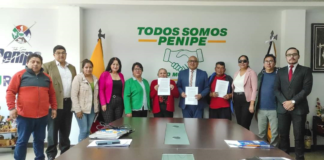 El jueves 10 de octubre de 2024 marcó un día histórico para el cantón Penipe. El alcalde Fabián Aldaz y la presidenta de la Junta de Riego de Yurac Yacu, Mercedes Carranza, firmaron el acta de entrega-recepción del predio donde se construirá la sede de la Junta Central del Sistema de Riego, correspondiente al proyecto Yurac Yacu.