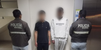 En un operativo reciente, la Subzona de Policía de Chimborazo logró la detención de dos ciudadanos bajo la sospecha de estar involucrados en el delito de tráfico ilícito de sustancias catalogadas como sujetas a fiscalización.