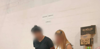 El equipo de seguridad de Mi Comisariato actuó de inmediato, dando aviso a la Policía Nacional, que desplegó a personal en el lugar para controlar la situación.