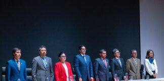 Pablo Beltrán, presidente del Consejo de Educación Superior (CES), también participó en la inauguración, subrayando la relevancia de iniciativas como la SECTEI para fortalecer la educación y la investigación en Ecuador.
