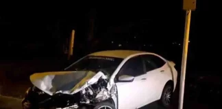 Un trágico accidente de tránsito ocurrido la noche de este martes en la Panamericana Norte, a la altura del sector de Tuntatacto, cobró la vida de dos personas, mientras un menor de 7 años resultó gravemente herido.