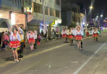El pregón contó con la participación de diversas delegaciones, entre las que se destacaron grupos de danza nacionales y extranjeros, quienes con sus trajes tradicionales y su música impregnaron de alegría y diversidad cultural la avenida Veloz.