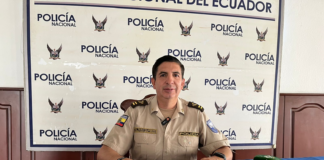 En una rueda de prensa realizada la mañana del jueves, el Teniente Coronel Christian Trujillo, comandante subrogante de la Subzona Chimborazo, informó sobre el proceso de inscripción para el nuevo reclutamiento de la Policía Nacional.