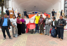 La mañana del jueves 14 de noviembre de 2024, la Secretaría Nacional de Gestión de Riesgos (SNGR), en colaboración con la Organización Internacional para las Migraciones (OIM), lideró una significativa jornada de fortalecimiento comunitario en la provincia de Chimborazo. Como parte central de esta iniciativa, se entregaron 30 kits comunitarios de gestión de riesgos a los Comités Comunitarios de los cantones Alausí y Chunchi, en un acto realizado en la Concha Acústica del Parque Infantil de Riobamba.