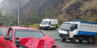 La mañana del viernes 29 de noviembre, un grave accidente de tránsito en el cantón Pallatanga movilizó a equipos de emergencia, dejando un saldo de varias personas heridas, según informó el Cuerpo de Bomberos de la localidad.