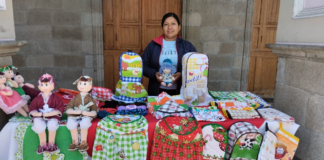 Tatiana Merchán Castro, propietaria del emprendimiento riobambeño “MANUALIDADES y ARTESANÍAS TATI’S”, desde muy temprana edad la emprendedora en mención, ingresó a la “Unión de Mujeres Lojanas”