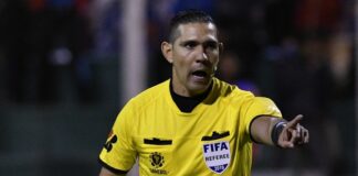 La Federación Ecuatoriana de Fútbol (FEF) anunció oficialmente la designación de Guillermo Guerrero como árbitro central, acompañado por Juan Aguiar y David Vacacela como asistentes, y Carlos Aroca como cuarto árbitro.