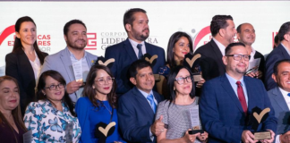 La Escuela Superior Politécnica de Chimborazo (ESPOCH) sigue marcando la diferencia en el ámbito académico y social, al destacar en el concurso anual “Prácticas Ejemplares Ecuador”, organizado por la Corporación Líderes para Gobernar. Este certamen reconoce las iniciativas públicas más innovadoras y efectivas en beneficio de la ciudadanía.