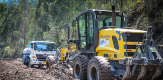 La Prefectura de Chimborazo reporta un avance del 40% en los trabajos de mejoramiento vial que se llevan a cabo en la vía El Guzo, ubicada en el cantón Penipe. Este proyecto, de gran importancia para la comunidad, busca beneficiar a aproximadamente 140 familias que residen en esta zona rural, mejorando las condiciones de acceso, la calidad de vida y fomentando el desarrollo local.