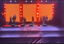 La velada comenzó a las 20H00 con la presentación del Grupo Salmos de David, quienes, con su estilo folklórico, llenaron de música y devoción el escenario. Posteriormente, hubo un momento especial de administración de la palabra de Dios, preparando el ambiente para la llegada de Barak.