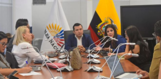 Durante el debate, asambleístas como Luzmila Abad, Adriana García, Franklin Samaniego y Comps Córdova coincidieron en que los retrasos en los pagos han debilitado el sistema de salud.
