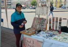 Solanghe Rondón Simancas, representante del Emprendimiento “SOL 3 DISEÑOS”, señaló que nació en la ciudad de Mérida – Venezuela, sus estudios primarios los realizó en la Escuela Básica “Humberto Tejera”, los secundarios en el Liceo Experimental “Fray Juan Ramos” y los superiores en la Universidad de Los Andes