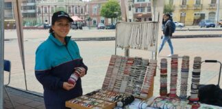 Solanghe Rondón Simancas, representante del Emprendimiento “SOL 3 DISEÑOS”, señaló que nació en la ciudad de Mérida – Venezuela, sus estudios primarios los realizó en la Escuela Básica “Humberto Tejera”, los secundarios en el Liceo Experimental “Fray Juan Ramos” y los superiores en la Universidad de Los Andes