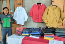 Olger Guananga Pasmay, gerente propietario del Emprendimiento Textil Riobambeño “CONFECCIONES JULIAN RAMIRO”, señaló que nació en cantón Guano (Barrio Santa Teresita) el 30 de marzo de de 1986, sus estudios primarios los realizó en la Escuela Fiscal Mixta “Ambato”