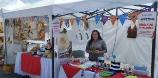El sábado 16 de noviembre del 2024 a partir de las 09H00, el Gobierno Autónomo Descentralizado del Municipio de Riobamba, a través de la Dirección de Planificación del GADMR, organizó una Feria de Emprendimientos en la Plaza Alfaro de la ciudad (Av. Daniel León Borja y la Valle), con la participación de los emprendedores que forman parte de los programas “Emprende Riobamba”, “Plaza Vida” y público en general.