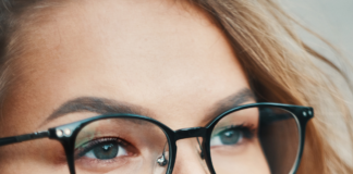 Durante la temporada festiva, el maquillaje se convierte en un aliado indispensable para quienes buscan resaltar su estilo y elegancia en cada evento.