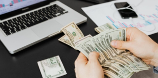 El salario mínimo en Ecuador para el año 2025 se posiciona entre los más bajos de América Latina, según un reciente análisis de organismos internacionales sobre la situación económica regional.