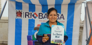 Myra Celi López, representante del emprendimiento familiar “LA REINA MIEL”, nos contó su historia de vida y cuál ha sido el proceso de crecimiento del emprendimiento en mención, desde sus inicios hasta formar parte del Proyecto “Plaza Vida”