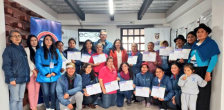 Con el propósito de promover el desarrollo social y económico de las comunidades rurales de la provincia de Chimborazo, 16 emprendedores locales participaron activamente en una capacitación integral a través del programa Get Ahead.