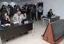 La audiencia de pruebas y alegatos debía instalarse este 27 de diciembre de 2024, pero no se desarrolló. Asistió la denunciante Diana Jácome y su abogado.