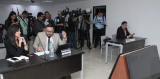 La audiencia de pruebas y alegatos debía instalarse este 27 de diciembre de 2024, pero no se desarrolló. Asistió la denunciante Diana Jácome y su abogado.