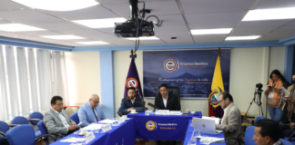 El 27 de diciembre de 2024, se llevó a cabo una reunión clave en la Empresa Eléctrica Riobamba S.A. (EERSA), presidida por Hermel Tayupanda, Prefecto de la provincia de Chimborazo.