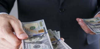 El Frente Unitario de Trabajadores (FUT), que la semana pasada protestó en Quito en contra del gobierno de Daniel Noboa, plantea que el salario básico unificado de 2025 suba a USD 564,04. Es decir, que tenga un aumento de más de USD 100 con respecto al valor actual.