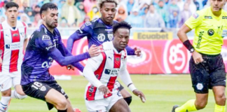 Álex Arce lleva a Liga de Quito a ganar la primera final a Independiente del Valle. El goleador paraguayo es temible. Son 28 gritos de gol en la Liga Pro y 35 en lo que va de la temporada. Detenerlo es imposible. Para los rivales y para Liga mismo.