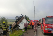 La mañana del jueves 12 de diciembre, un accidente de tránsito ocurrió en Tuntatacto, vía Riobamba-Ambato, cuando una camioneta se volcó, dejando a sus ocupantes con leves golpes y daños materiales, el Cuerpo de Bomberos de Guano se desplegó para atender la emergencia.