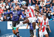 Liga Deportiva Universitaria de Quito (LDU) logró su histórica corona número 13 en el fútbol ecuatoriano, tras vencer a Independiente del Valle 3-1 en el global.