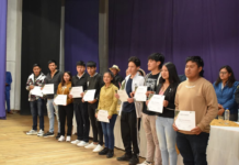 El pasado miércoles 18 de diciembre, en el Teatro Homero Avilés Andrade, se llevó a cabo la ceremonia de graduación de 532 participantes de la segunda fase del proyecto de Erradicación del Analfabetismo Digital “Guano Puede”.