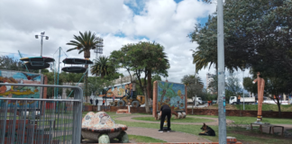 En una labor conjunta entre la Empresa Eléctrica Riobamba S.A. (EERSA) y el Municipio de Riobamba, este año se iluminará el Parque Infantil para brindar a la ciudadanía un espectáculo navideño lleno de luces y colores. Preparan el Encendido Navideño 2024.