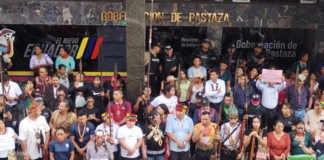 Cientos de manifestantes de las nacionalidades indígenas de la Amazonía recorrieron las calles de Puyo este 19 de diciembre, para expresar su rechazo a la construcción de una mega cárcel en Archidona, un proyecto suspendido tras 15 días de resistencia.