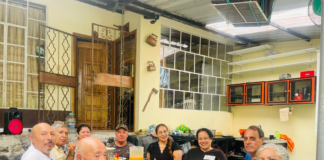 Un ambiente de confraternidad y admiración mutua se vivió el pasado fin de semana en la finca Kasandre’s, propiedad de la familia Piedra Lascano, donde escritores pertenecientes a los Talleres Literarios de Pastaza participaron en un recital poético y una emotiva reunión.