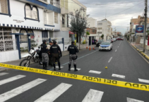 La tarde del viernes 13 de diciembre, se registró un intento de robo en las calles Carlos Zambrano y Primera Constituyente, en la ciudad de Riobamba, que involucró a dos efectivos de la Policía Nacional, con antisociales.