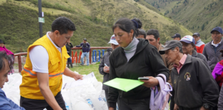 El pasado 18 de diciembre, se dio un paso importante hacia la sostenibilidad alimentaria, la Prefectura de Chimborazo, liderada por Hermel Tayupanda, realizó la entrega de 27.000 alevines a más de 54 familias de la parroquia Juan de Velasco - Pangor, en el cantón Colta.