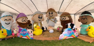 Ambato se ha convertido en el epicentro de la ternura navideña con la inauguración del nacimiento de peluches más grande del país, organizado por Lily Toys. Este evento único, que comenzó el 19 de diciembre y se extenderá hasta el 22, tiene lugar en Izamba, en las calles Napoleón Tacoamán y José Villalba. 