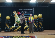 El pasado 6 de diciembre, la Casa de la Cultura Núcleo de Chimborazo se vistió de fiesta para celebrar los 50 años de trayectoria artística de Edgar Cherrez, conocido cariñosamente como el payasito Retoñito.