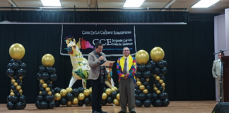 El pasado 6 de diciembre, la Casa de la Cultura Núcleo de Chimborazo se vistió de fiesta para celebrar los 50 años de trayectoria artística de Edgar Cherrez, conocido cariñosamente como el payasito Retoñito.
