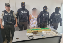 La Subzona de Policía Loja llevó a cabo el operativo “Apolo 2” en Catamayo, logrando la aprehensión de dos hombres, presuntamente vinculados al expendio de sustancias sujetas a fiscalización.