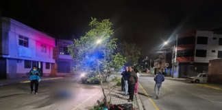 La noche del miércoles 11 de diciembre, un trágico accidente de tránsito tuvo lugar en las calles 9 de Octubre y Bolivia, en Riobamba, el siniestro dejó como saldo una víctima mortal, un adolescente de 17 años que conducía una motocicleta.