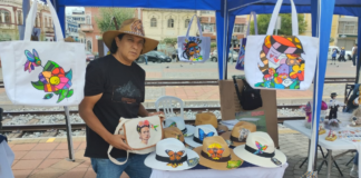 Marco Yánez Quintana, representante del Emprendimiento “Maki Arte y Pintura”, en una breve entrevista para Diario Los Andes, narró su historia de vida y cuál ha sido el proceso de crecimiento del emprendimiento desde sus inicios
