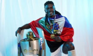 El tricampeón de la LigaPro, Ricardo Adé, es un referente defensivo de Liga, un ejemplo de resiliencia. Tras ser clave en el equipo de Luis Zubeldía y coronarse nuevamente campeón con el Rey de Copas, el haitiano compartió detalles de su difícil camino al profesionalismo y reveló una decisión que pudo haber cambiado su destino futbolístico.