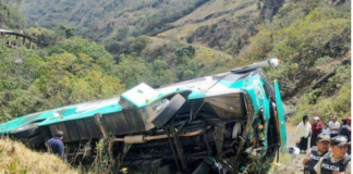 Un fallecido y nueve heridos tras el volcamiento de un bus interprovincial